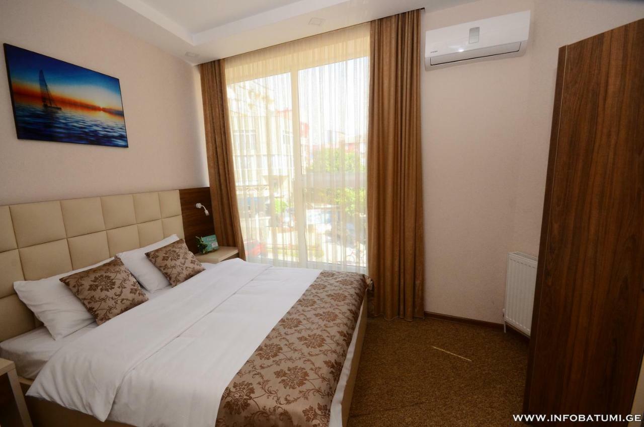 City Hotel Batumi Exterior foto